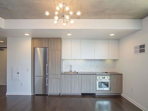 4th image of 45 Bartlett St Unit 516