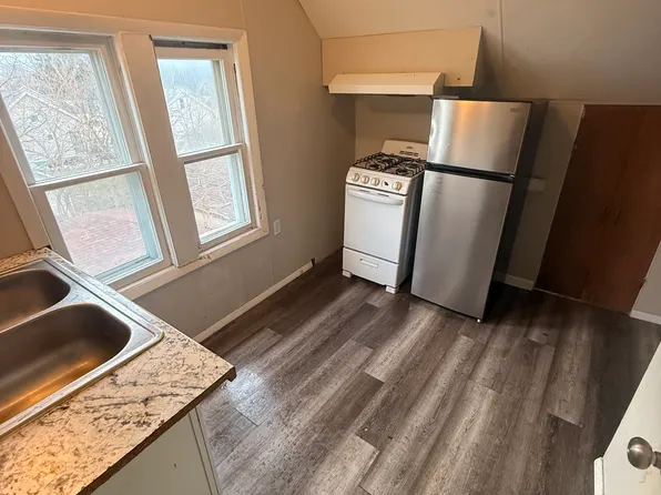 4513 20th Ave APT 3, Kenosha, WI 53140
