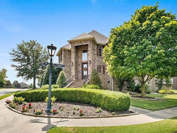 3rd image of 6700 W Turnberry Ct