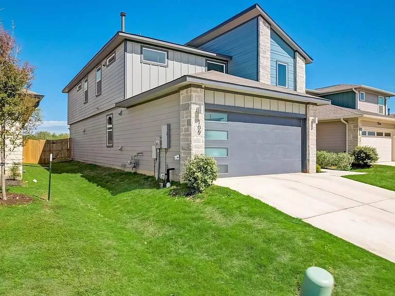 109 Cupreata Ln — Photo 43