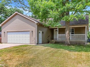 8806 Dorr Rd, Wonder Lake, IL 60097