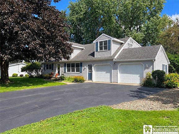 3rd image of 25 Valley View Dr