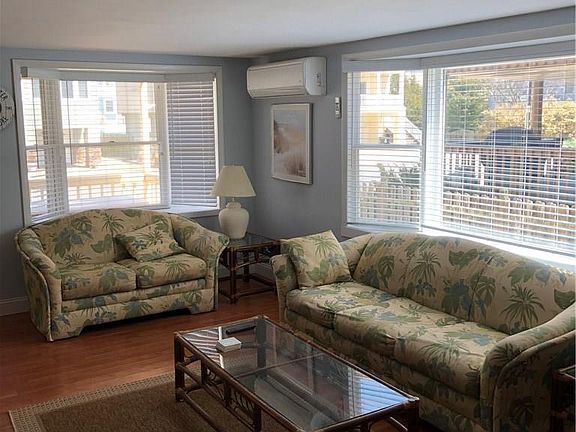 4th image of 220 Liberty Ave #1