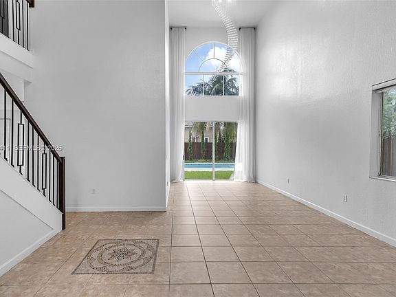 4th image of 1922 SE 22nd Ct