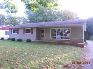 511 N Douglas Ave, Three Rivers, MI 49093