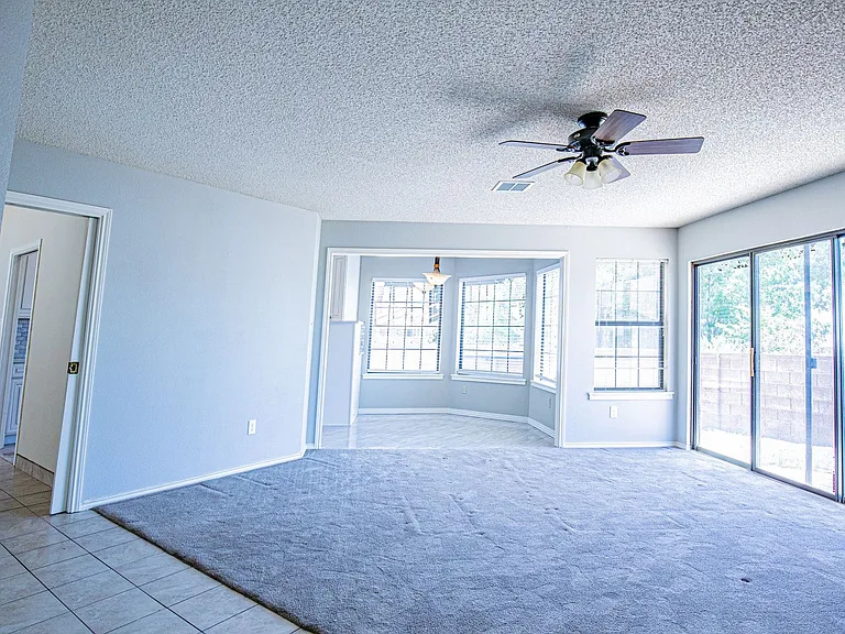 712 Caprock Ct — Photo 5