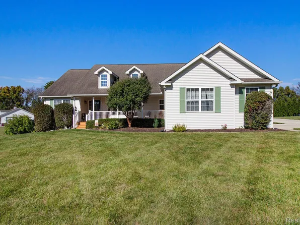 703 N Hughes Rd, Howell, MI 48843