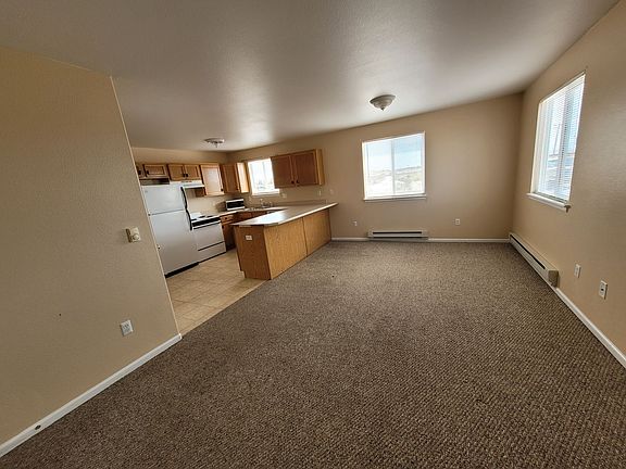 2nd image of 912 Symons St APT C