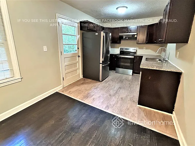 2751 Flagstone Dr SE — Photo 6