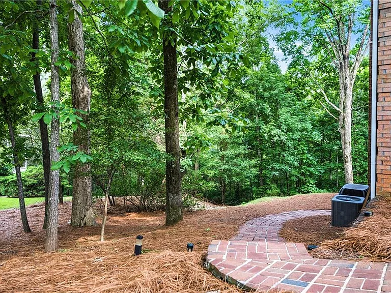 5525 Hampstead Way — Photo 53