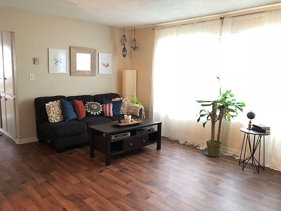 4th image of 4865 Saratoga Ave APT 103