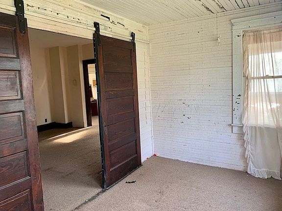 4th image of 13685 Kauffman Ave