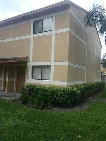 1st image of 9453 Palm Cir N