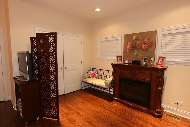 1119 W George St #E04P — Photo 14