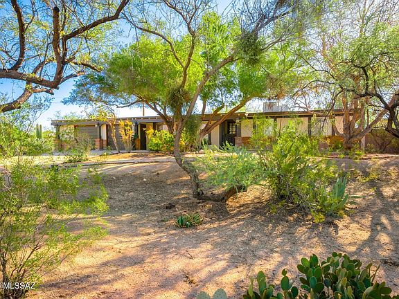 2nd image of 3540 N Tres Lomas Dr