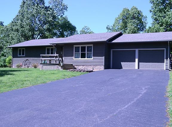 2nd image of 751 Autumn Ln