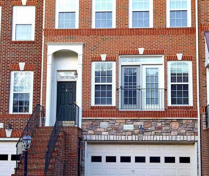 21958 Windy Oaks Sq — Photo 1