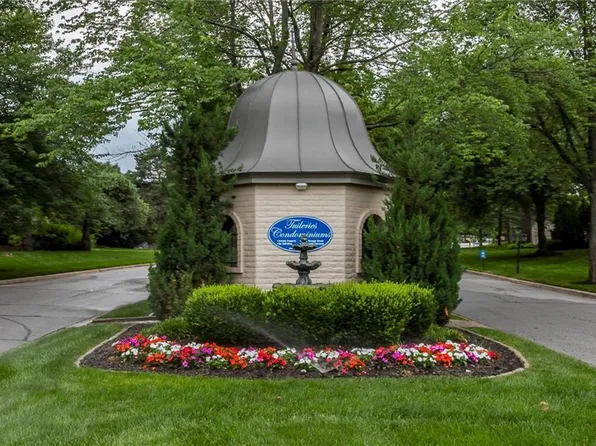 10734 Glenwood St APT A, Overland Park, KS 66211