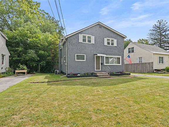 3rd image of 306 Boston Rd