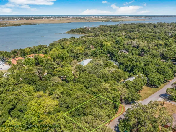 700 Wilkes Ct, Saint Augustine, FL 32086