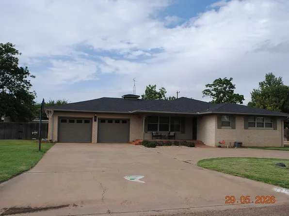 814 W Tennessee St, Floydada, TX 79235