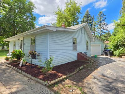 724 W Friendly Ave, McHenry, IL, 60051