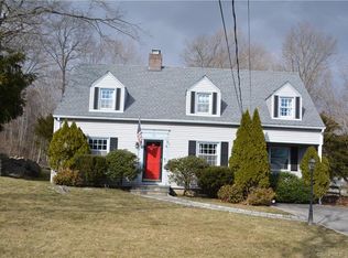 30 Woodway Rd, Stamford, CT 06907