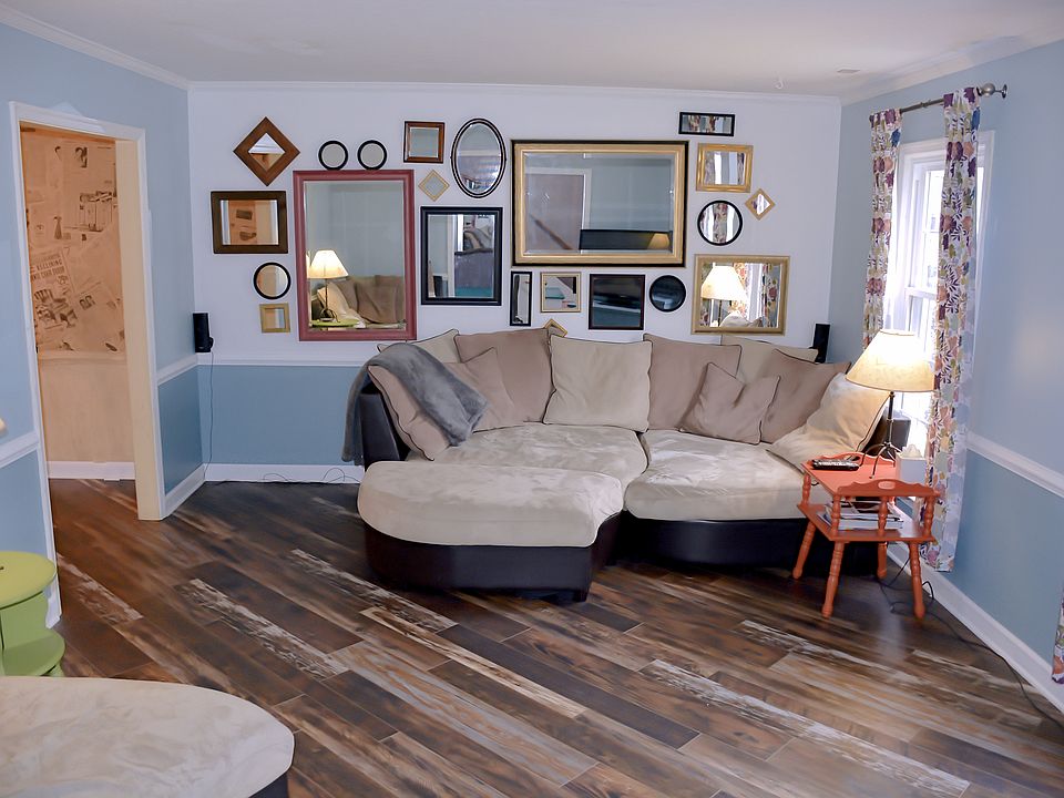 1st image of 327 Dominion Dr