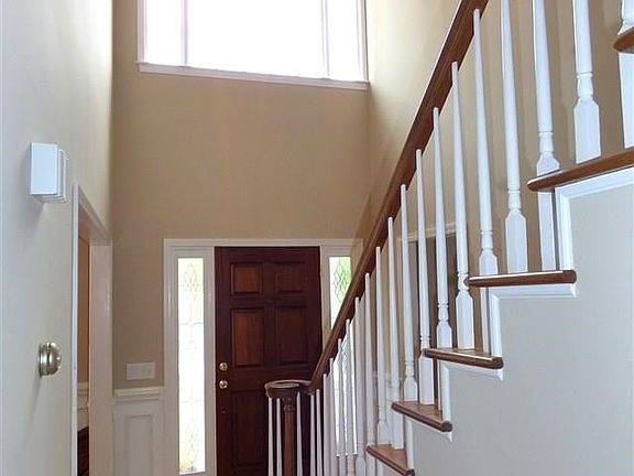 4th image of 3824 1st Street Dr NW