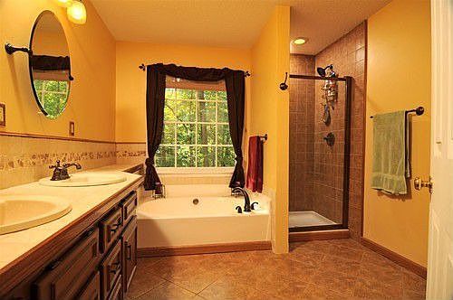4th image of 109 Radford Cir SW