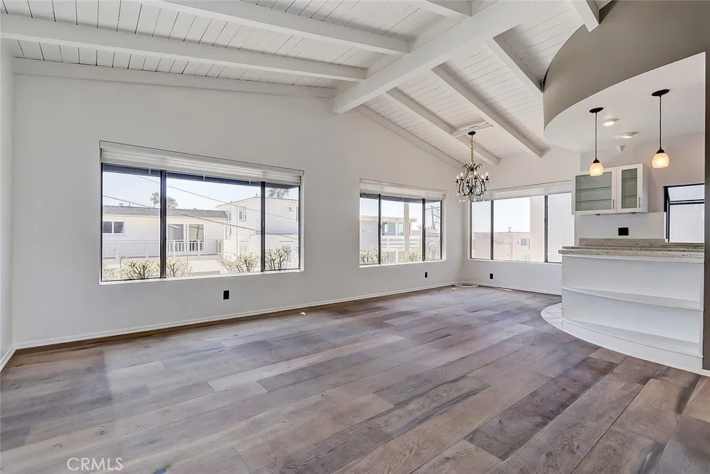 2 bed, 1296 sqft, $6,995 — Photo 1