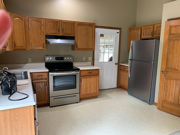 3rd image of 28 Jonathon Ct