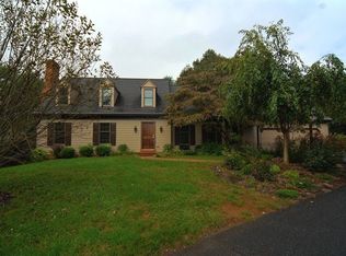 590 Northlawn Dr, Lancaster, PA