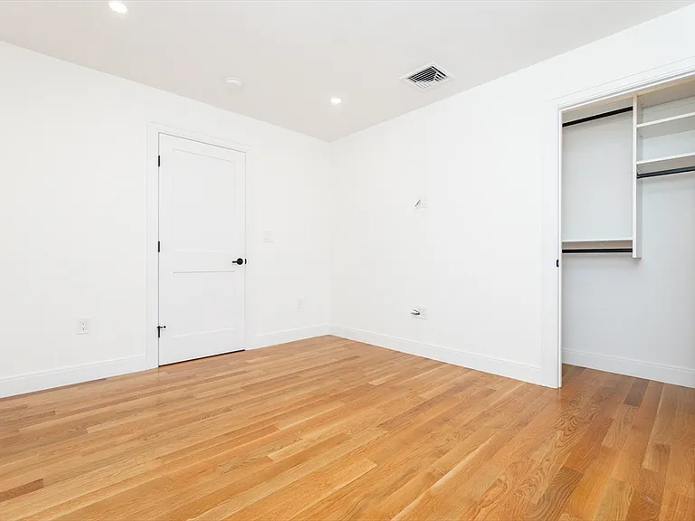 165 Campbell Ave #2 — Photo 40