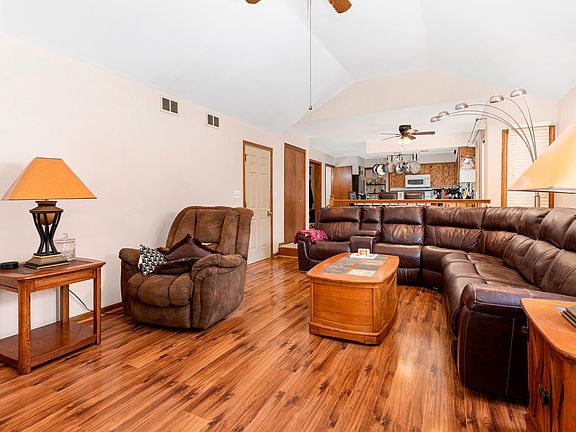 2nd image of 2333 Hess Dr