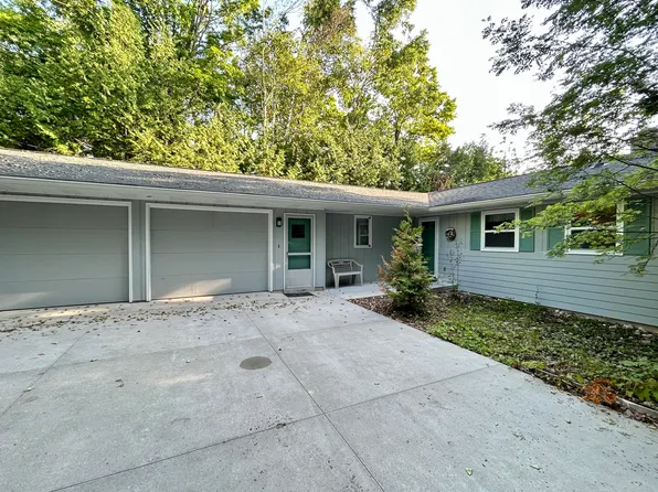 11148 E Grand Lake Rd, Presque Isle, MI 49777