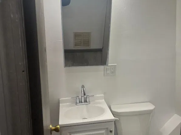 8 N Grand Ave APT 3, Poughkeepsie, NY 12603