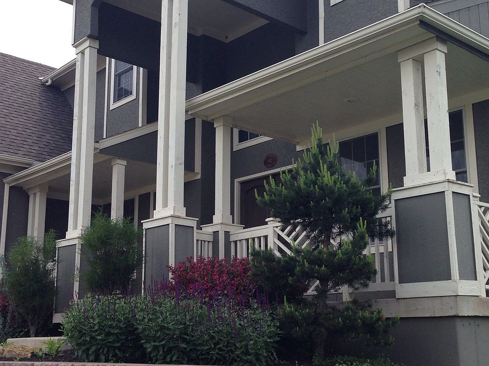 1st image of 912 Lake Hill Dr.