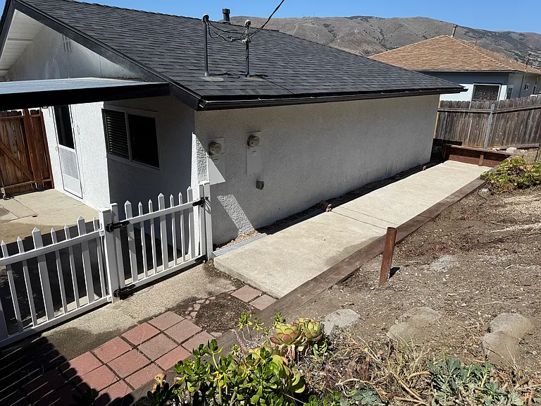 419 Lawrence Dr #B — Photo 7