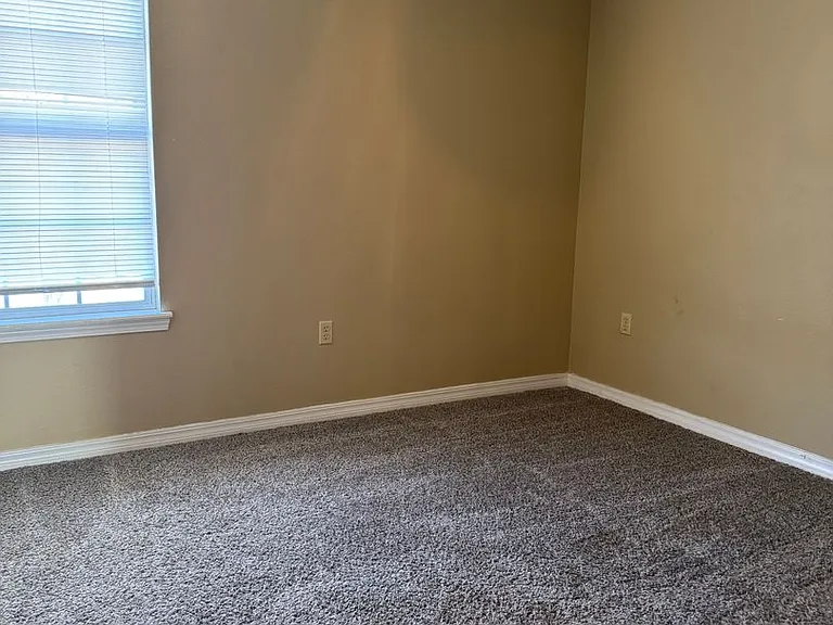 1500 Dallas St — Photo 9