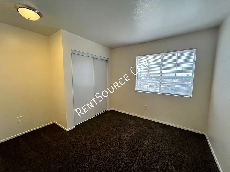 2910 B St #6 — Photo 9