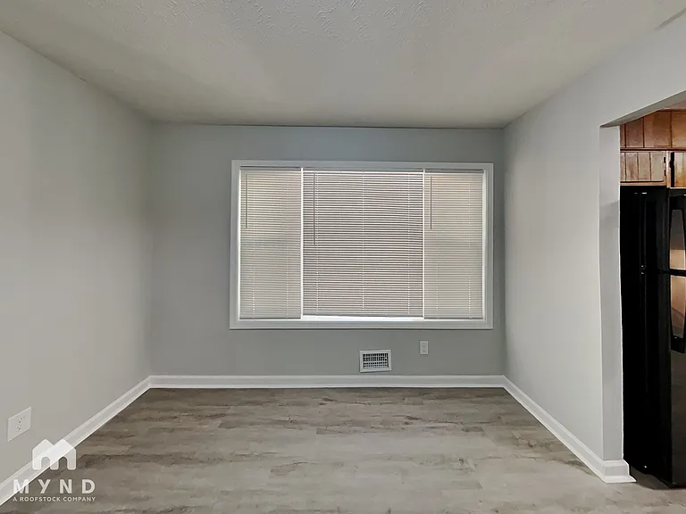 2050 Sandgate Cir — Photo 7