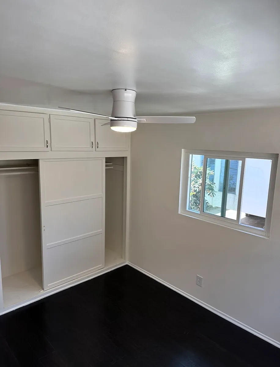 Building Photo - 1631 N Harvard Blvd #5