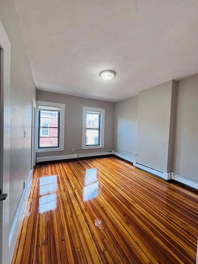 2 bed, 1.0 bath, $2,400 — Photo 3