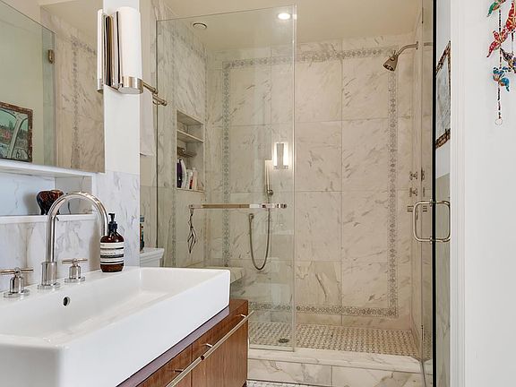 5th image of 101 W 81st St APT 408