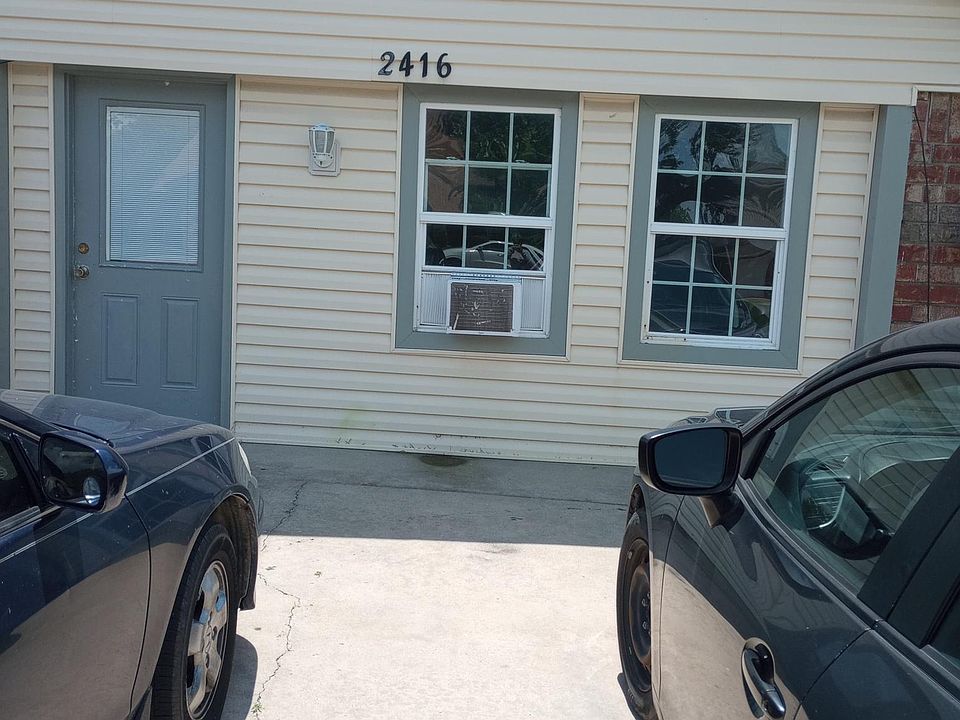 1st image of 2416 Briarwood Ct #B
