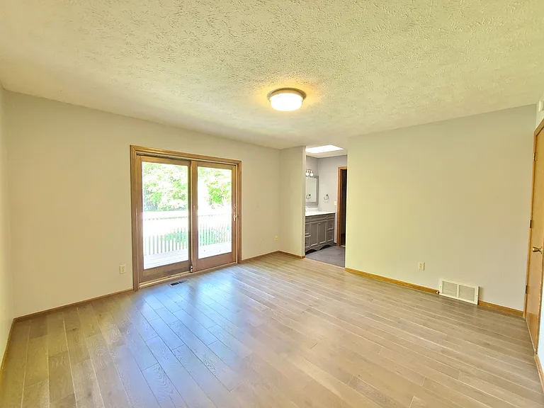 3425 E 61st Ave — Photo 24