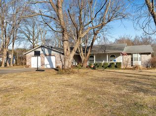 107 S Ozark St, Prairie Grove, AR 72753