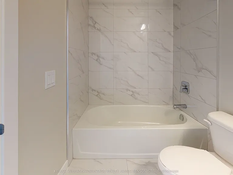 15 Queen St S #1008 — Photo 8