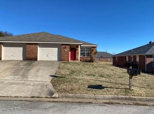 886 S Erika Ave, Fayetteville, AR 72701